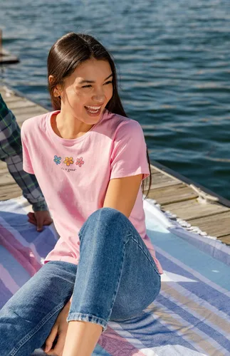 Vista 3 de Life is Good Camiseta Vintage Crusher Graphic Three Daisies para mujer
