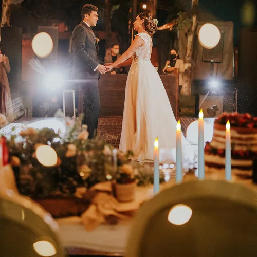 Vista 3 de Sequpr 6 velas LED sin llama parpadeantes que funcionan con pilas, velas largas eléctricas 3D para decoración de Navidad, bar, hogar, boda