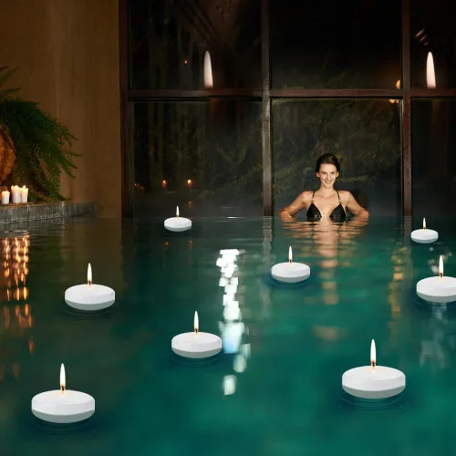 Vista 6 de Velas flotantes blancas para centros de mesa de 3 pulgadas, velas redondas de velas de té sin perfume, sin humo, sin goteo, para el día de San