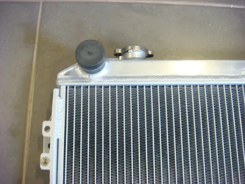 Vista 7 de Radiador de aluminio completo de 1.969 in + ventilador para Toyota Surf Hilux LN106 LN111 1988-1997 89 90 91 92 93 94 95 96 Toyota Surf Hilux LN106