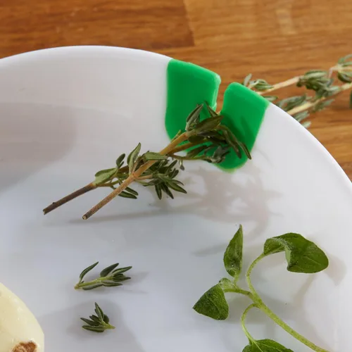 Vista 2 de Casabella Ajo Prep 'n Serve – Cuenco, color verde/blanco