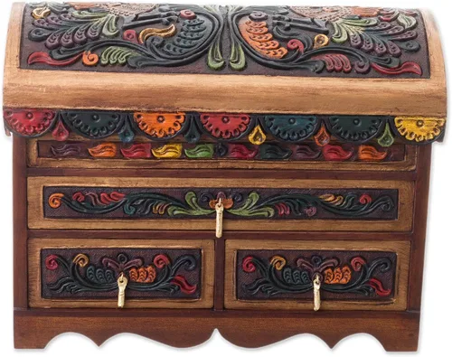 Vista 3 de NOVICA Joyero de cuero y madera de cedro con temática de animales, multicolor, 'Shimmering Hawk
