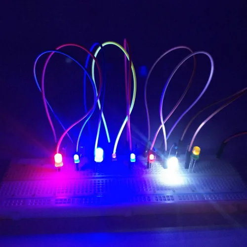 Vista 4 de Kit surtido de diodos emisores de luz LED de 500 piezas de 0.197 in para circuito de PCB de bricolaje Bajo voltaje, diodo difuso, para circuito
