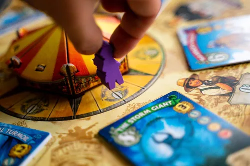 Vista 5 de Tenpenny Parks Juego de mesa Construye el mejor parque temático Hermoso parque de atracciones estrategia colocación de trabajadores juego
