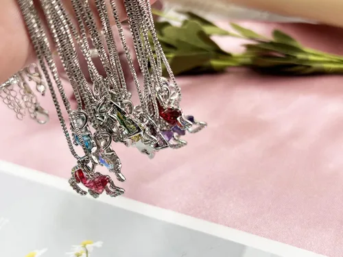 Vista 7 de CSIYANJRY99 Collares con colgante de cristal de mariposa, bohemia, cristales de tono plateado, collares de joyería, regalos para mujeres