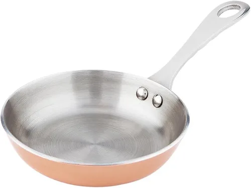 Vista 2 de Restaurantware Mini sartén de 4 pulgadas, 1 sartén redonda para huevos, con asa, acero inoxidable, cobre, resistente a las manchas, apta