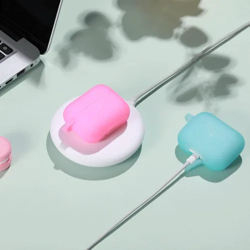 Vista 4 de Funda de silicona compatible con Apple AirPods Pro, funda protectora con mosquetón para AirPods 3 (luz de LED frontal visible)