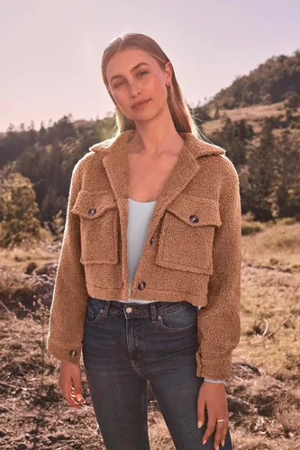 Vista 8 de PRETTYGARDEN Ropa de otoño para mujer, chaqueta de sherpa con solapa mullida, abrigo recortado con botones