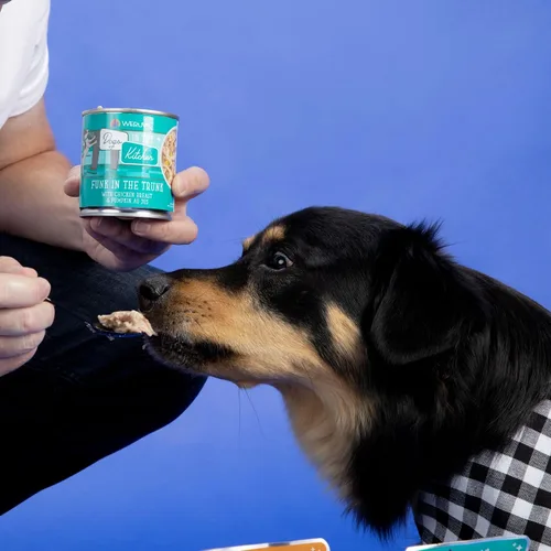 Vista 9 de Latas y bolsas de alimentos húmedos sin granos "Dogs in the Kitchen" de Weruva, Rojo