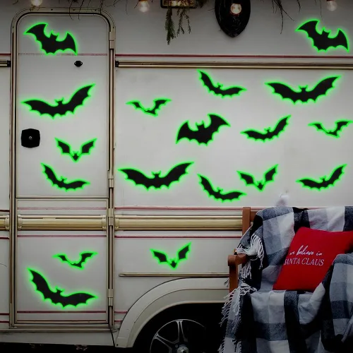 Vista 8 de YUJUN 30 piezas de decoración de Halloween para puerta de garaje, murciélagos negros que brillan en la oscuridad, imanes luminosos para puerta