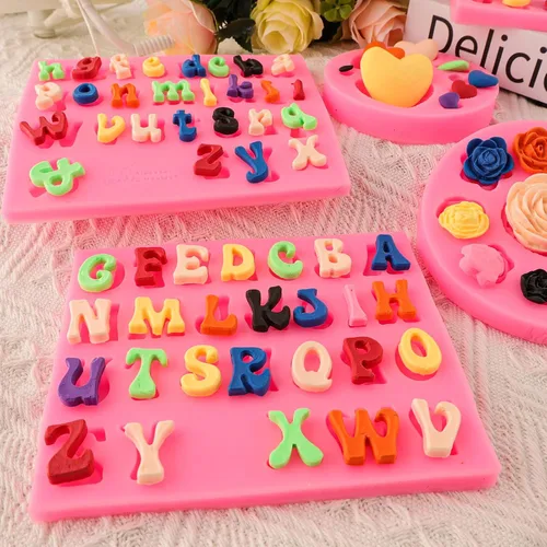 Vista 3 de Moldes de letras del alfabeto, 5 piezas de letras y números, forma de corazón, flores, molde de silicona para fondant de chocolate, arcilla