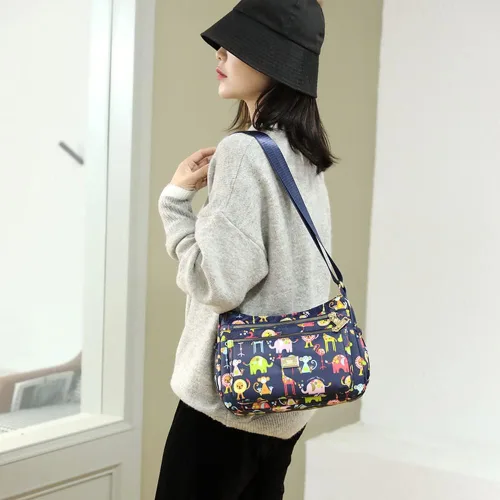 Vista 9 de Bolso de hombro para mujer, diseño de patrón de flores, bolso de viaje para mujer, bolso de mensajero de nailon de verano para mujer, bolso mujer