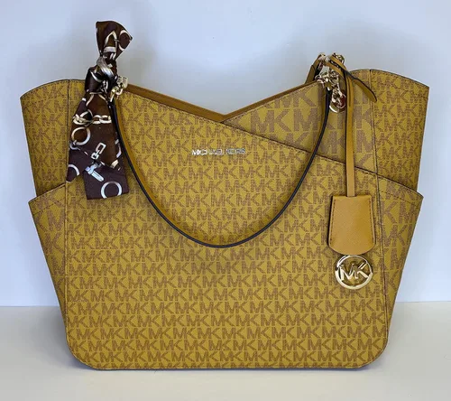 Vista 3 de Michael Kors Jet Set - Gancho para bolso de viaje con cadena grande