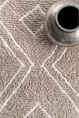Vista 5 de nuLOOM Layla - Alfombra marroquí de lana con borlas de diamante, 6 x 9 pies, color marrón, rectangular