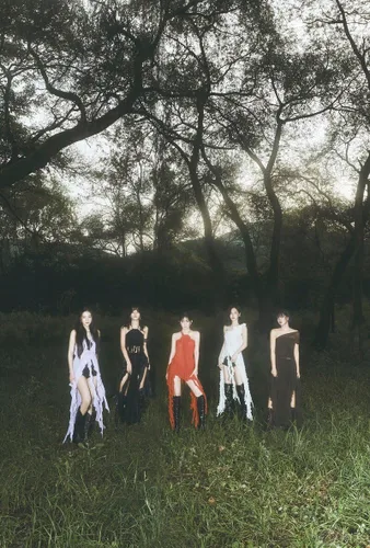 Vista 3 de Red Velvet Chill Kill Contenido del tercer álbum+Tarjeta fotográfica+Rastreo de RV sellado (Libro de fotos A Versión)