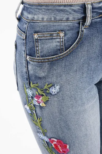 Vista 6 de Jeans acampanados bordados florales para mujer, pantalones de mezclilla retro inspirados en la vendimia