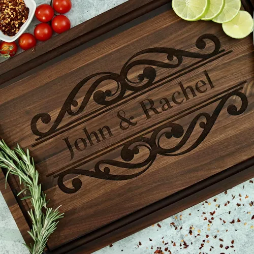 Vista 5 de Handmade Personalized Wood Engraved Cutting Board, Perfect Gift for Weddings, Anniversaries, and Housewarmings-Choose From Walnut, Maple, or Cherry.