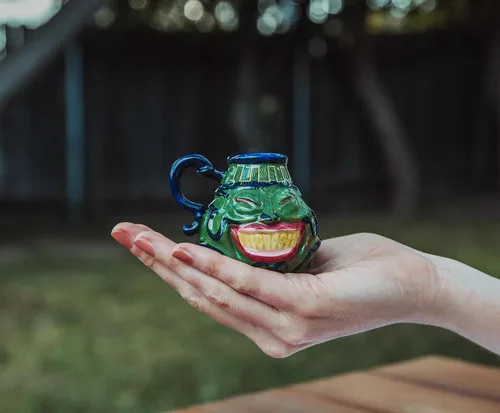 Vista 7 de Yu-Gi-Oh! Pot Of Greed - Mini taza de cerámica esculpida Taza de café pequeña con asa para expreso, capuchinos y bebidas Capacidad para 2 onzas