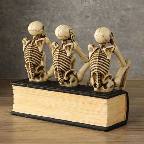 Vista 7 de Veronese Design Escultura de resina de 4 3/4 pulgadas de alto tres esqueletos sabios sentados en el libro No ver mal no escuchar mal no hablar mal