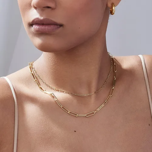 Vista 4 de Oak&Luna - Collar con cadena de clip con nombre de hiedra - en plata de ley u chapado en oro de 18 quilates - Nombres grabados personalizados