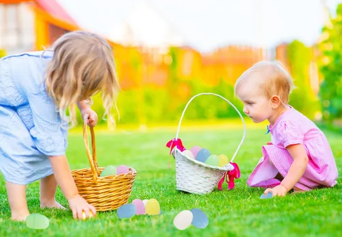Vista 6 de The Dreidel Company Huevos de Pascua rellenables, paquete de 25 huevos de Pascua de plástico brillante con bisagra, perfectos para la caza de huevos