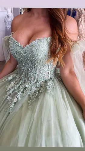 Vista 3 de Zhangyo Dulce 16 vestidos de quinceañera vestido de bola fuera del hombro vestidos de fiesta con tren hinchado tul vestidos de fiesta de encaje