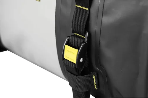 Vista 5 de Nelson-Rigg Bolsa impermeable enrollable Hurricane Dry de 10 L, con tapa enrollable, incluye correas para sujetar al vehículo, válvula de purga
