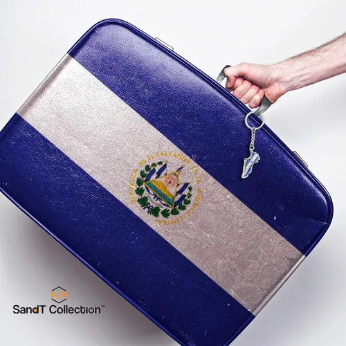 Vista 3 de SandT Collection Llavero con la bandera de El Salvador - Juego de 3