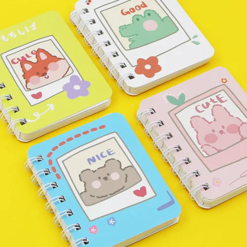 Vista 4 de 4 Pcs A7 Animal Mini Notebooks,Cartoon Small Spiral Pocket Journal Hardcover Note Books Fox Bear Rabbit Crocodile Lined Portable Notepad Diary Party