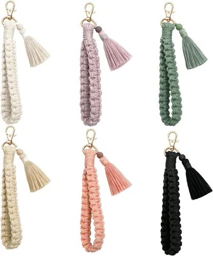 Vista 2 de Fuqimanman2020 Llavero de macramé bohemio hecho a mano con borla para mujer, llavero para pulsera
