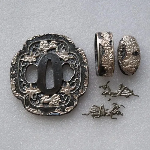 Vista 9 de Espada samurái japonesa Koshirae-Tsuba Fuchi Kashira Menuki Cobre chapado en oro