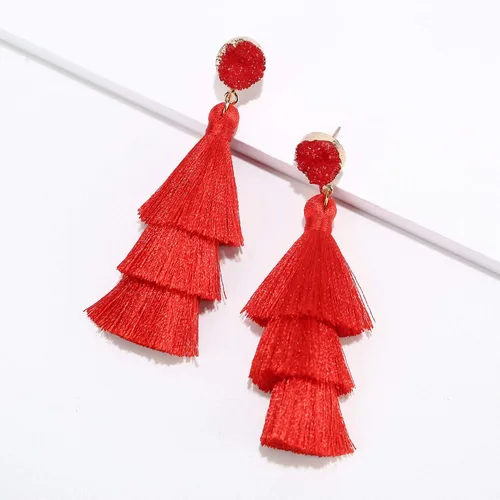 Vista 4 de Aretes con Borla en Capas, Aretes con Diseño Escalonado y Linear, Aretes de Gota de Moda y Tendencia