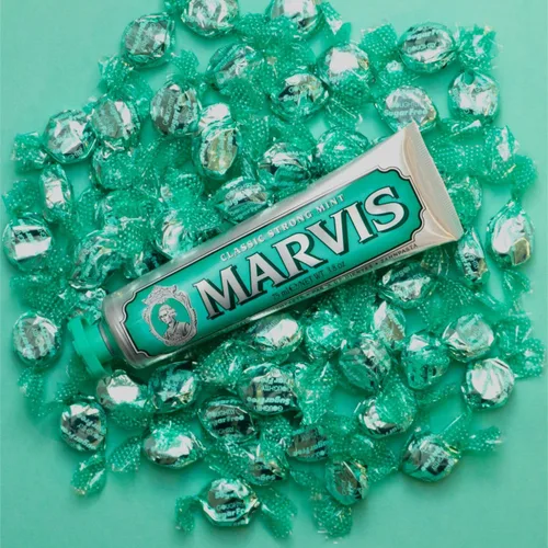 Vista 4 de Marvis Classic Strong Mint Toothpaste
