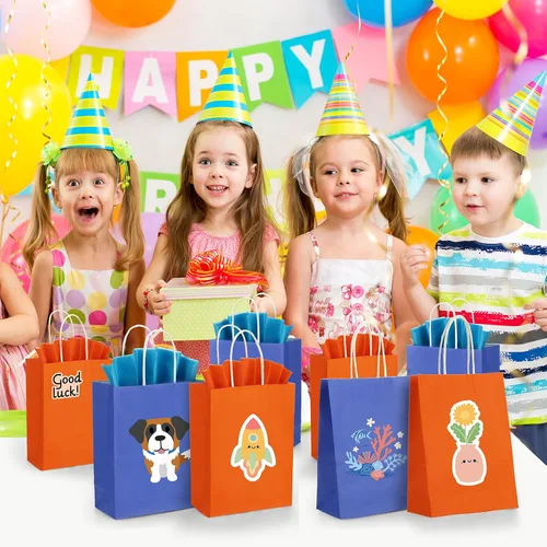 Vista 4 de Fumete Paquete de 24 bolsas de regalo de papel kraft con papel de pañuelo, coloridas bolsas de recuerdo de fiesta con asas para fiesta de guerra