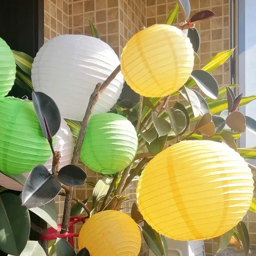 Vista 4 de Linternas de papel de estilo chino, juego de 5, adecuadas para decoración de fiestas (azul claro, 12 pulgadas)