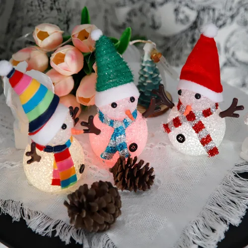 Vista 8 de YAKii Adornos de Navidad de 18.5 cm, lámpara de muñecos de nieve LED con cambio de color con sombrero y bufanda coloridos, pieza central