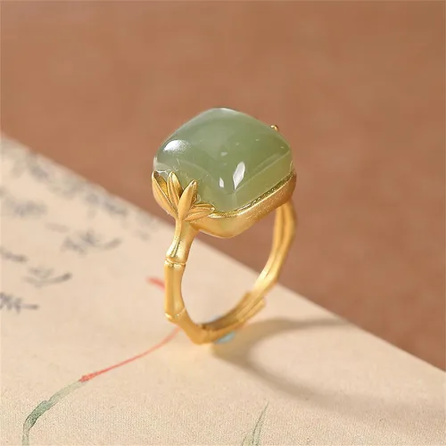 Vista 4 de Anillo de bambú verde vintage de jade hetian para mujer, delicado estilo chino, hecho a mano, con piedras preciosas ajustables, banda de dedo