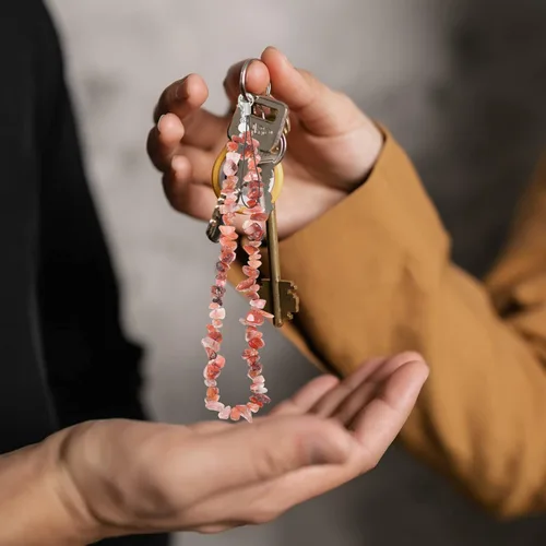 Vista 5 de UKCOCO Cordón de teléfono celular con cuentas de cristal para teléfono móvil, correa de muñeca para teléfono, llavero y cámara, Cristal, cristal