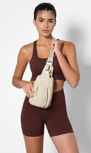 Vista 2 de ODODOS Bolso bandolera diario con correas ajustables, bolso cruzado en el pecho, mochila pequeña ligera para viajes casuales y senderismo
