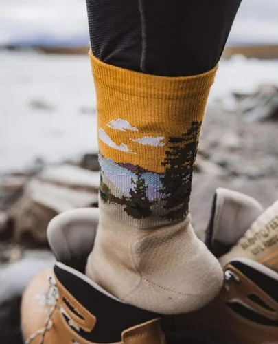 Vista 4 de Farm to Feet Cascade Locks 34 Technical Hike Merino Calcetines Crew de lana