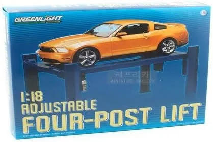 Vista 3 de Elevador de cuatro postes para modelos de automóviles fundidos a presión a escala 1/18 por Greenlight 12844