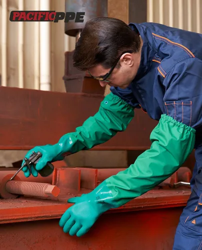 Vista 8 de PACIFIC PPE Guantes de goma resistentes a productos químicos de 26 pulgadas, PVC reutilizables, resistentes al agua con forro de algodón