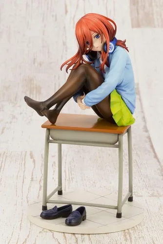 Vista 11 de Kotobukiya Los quintillizos por excelencia: Miku Nakano Figura a escala 1/8