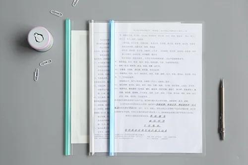 Vista 2 de Carpeta de archivos con barra deslizante transparente con barra deslizante tipo U (capacidad de 40 hojas), suministros escolares de oficina