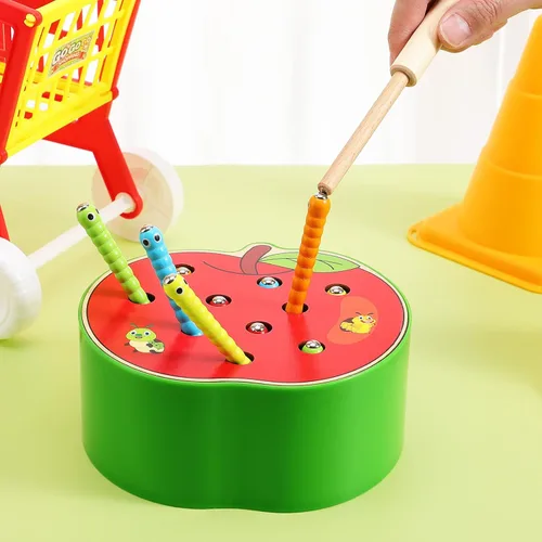 Vista 7 de STOBOK Juguete magnético de manzana, juguete Montessori de madera para habilidades motoras finas, divertido juego de captura de insectos para niños