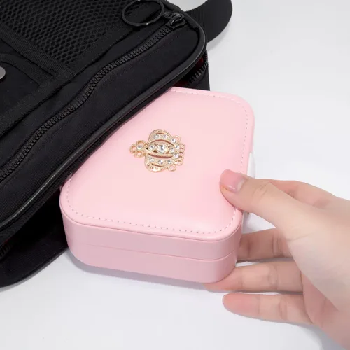 Vista 7 de Noneea Joyero mini estuche de viaje, portátil, de cuero, organizador de anillos, caja de regalo, para niñas, mujeres, Navidad, día de San Valentín