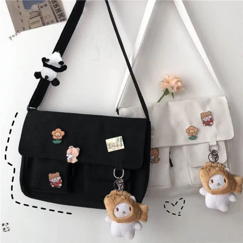 Vista 5 de JQWSVE Bolso cruzado de lona para mujer, bolso de mensajero kawaii, lindo bolso cruzado con alfileres Kawaii y colgante