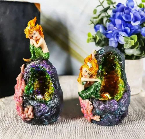Vista 10 de Ebros - Juego de 2 sirenas de fantasía para decoración del hogar (cola azul), diseño de sirenas de cristal de geoda, diseño de corales bajo el mar