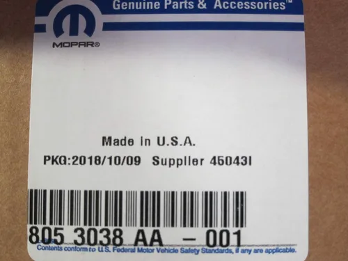 Vista 6 de Mopar 2011-2018 Dodge Ram 4500/5500 Juego de 2 tapas centrales cromadas delanteras OEM