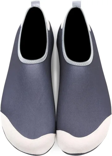 Vista 4 de Zapatos de agua para niños, mujeres y hombres sensación de pies descalzos, de secado rápido, calcetines acuáticos para playa, actividades al aire